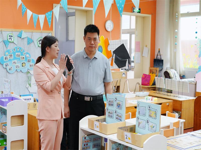 参观2.jpg 参观2.jpg