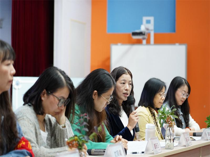 领导发言.jpg 领导发言.jpg